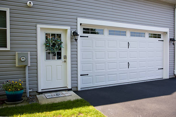 24/7 Emergency Garage Door Panel Replacement experts in North Port, FL
